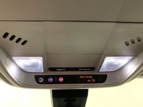 Used 2023 Chevrolet Equinox LT w/ Driver Convenience Package image 22