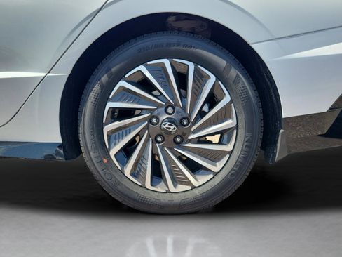 New 2025 Hyundai Sonata Limited image 7