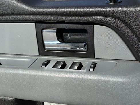 Used 2012 Ford F150 XLT w/ XLT Chrome Pkg image 21