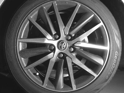 Used 2024 Toyota Camry XLE w/ Navigation Package image 13