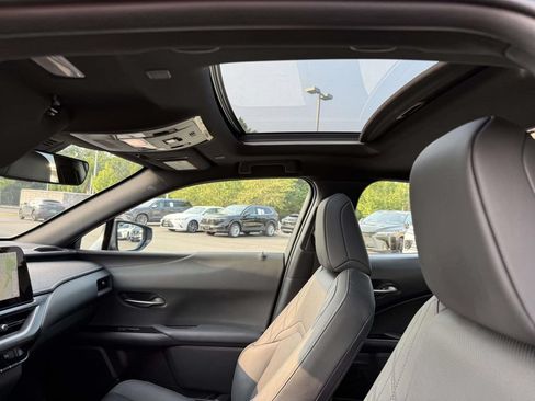 Used 2025 Lexus UX 300h AWD w/ Accessory Package (Z1) image 20