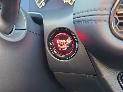 Certified 2025 Honda HR-V LX image 12