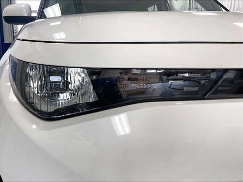 Used 2025 Kia Soul LX FWD image 33