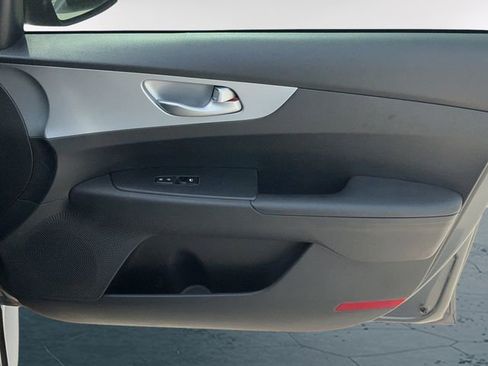 Used 2023 Kia Forte LXS FWD image 9
