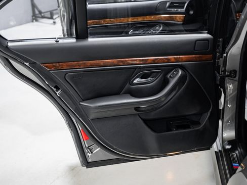 Used 2003 BMW M5 image 24