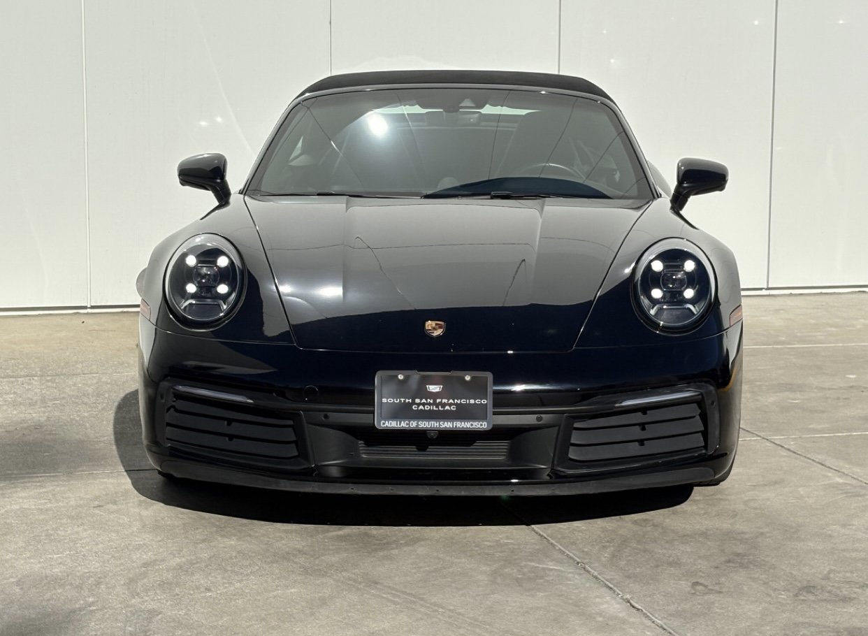 Used 2024 Porsche 911 Carrera RWD image 3