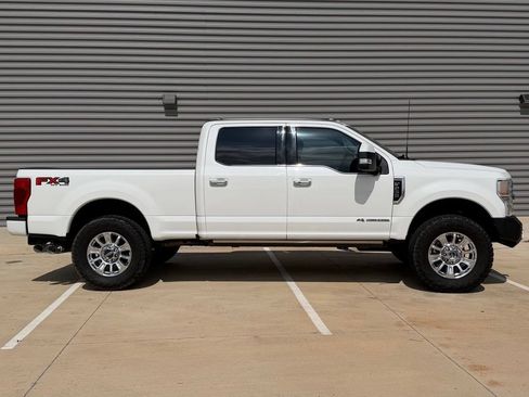 Used 2022 Ford F250 Limited AWD/4WD image 2