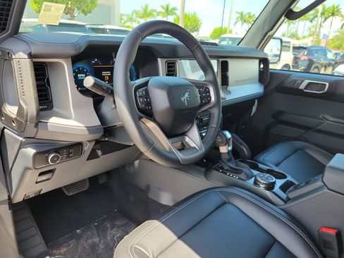 New 2026 Ford Bronco Outer Banks w/ Sasquatch Package AWD/4WD image 9