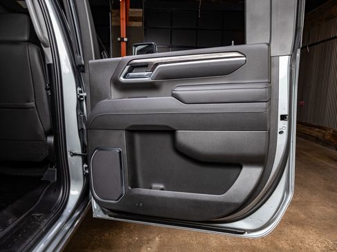 Used 2025 Chevrolet Silverado 2500 LTZ w/ LTZ Premium Package image 36