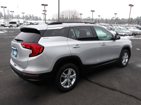 Used 2018 GMC Terrain SLE w/ Driver Convenience Package image 5