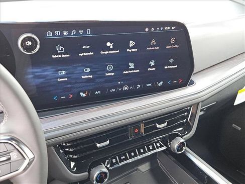 New 2026 Chevrolet Suburban Z71 image 11