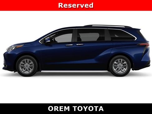 New 2026 Toyota Sienna XLE AWD/4WD image 4