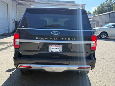 Used 2022 Ford Expedition XLT AWD/4WD image 6