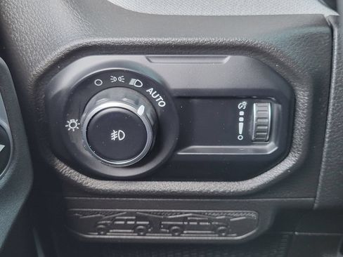 Used 2025 Jeep Wrangler Unlimited Sport AWD/4WD image 12