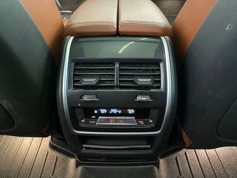 Used 2022 BMW X7 M50i w/ Dynamic Handling Package image 29