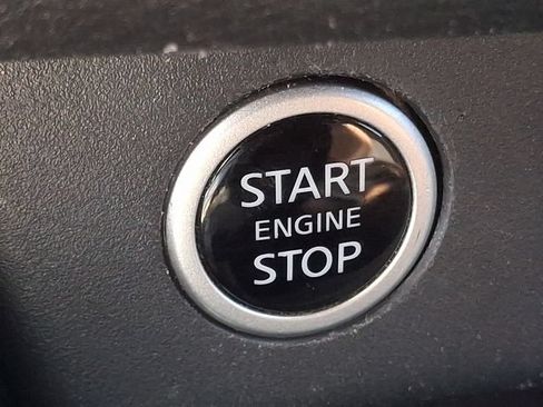 Used 2023 Nissan Rogue S AWD/4WD image 23