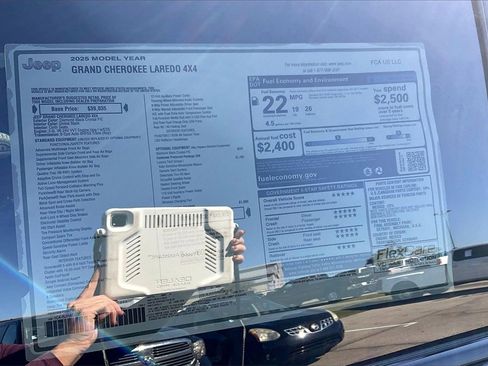 New 2025 Jeep Grand Cherokee Laredo w/ Luxury Tech Group I image 14