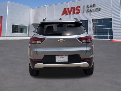 Used 2025 Chevrolet TrailBlazer LT AWD/4WD image 7