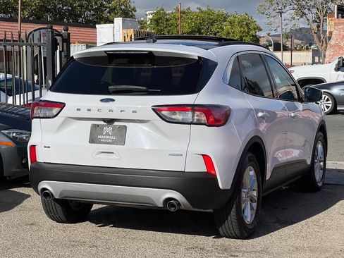 Used 2020 Ford Escape SE FWD image 4
