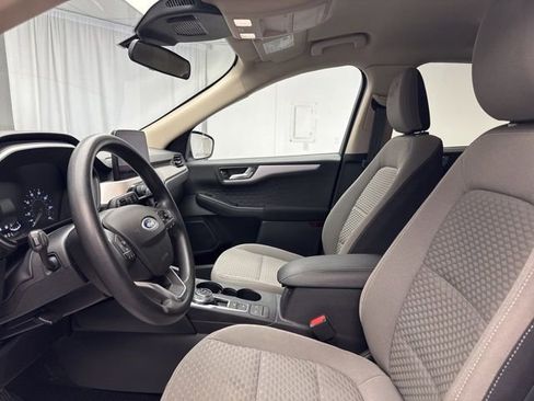 Used 2020 Ford Escape SE image 9