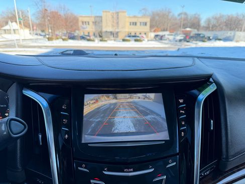 Used 2015 Cadillac Escalade Luxury image 14