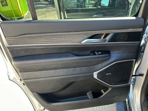 Used 2024 Jeep Wagoneer Series II image 20