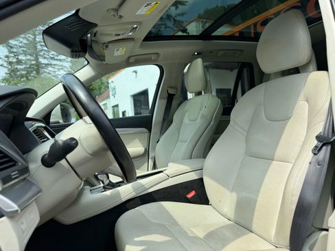 Used 2016 Volvo XC90 T5 Momentum image 22