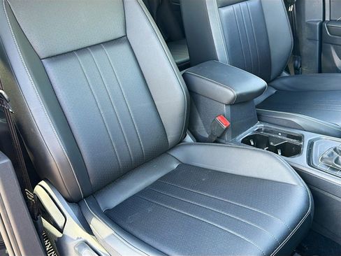 Used 2023 Volkswagen Tiguan SE FWD image 24