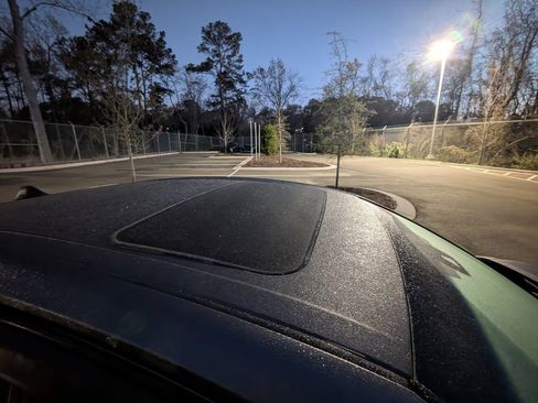 Used 2018 Toyota Camry SE w/ Moonroof Package image 10