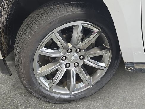 Used 2016 Chevrolet Tahoe LTZ AWD/4WD image 31