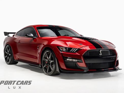 Used 2020 Ford Mustang Shelby GT500 w/ Carbon Fiber Track Pack RWD image 1