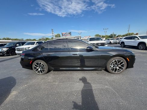 Used 2025 BMW 740i xDrive AWD/4WD image 2