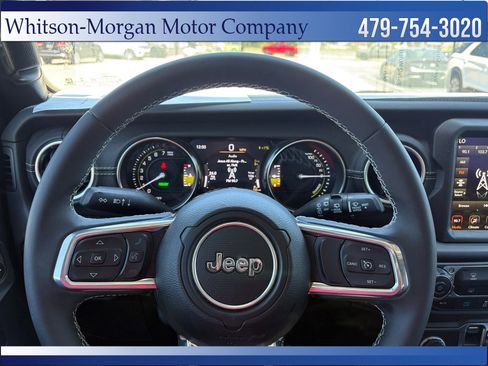 Used 2023 Jeep Wrangler Unlimited Sahara AWD/4WD image 19
