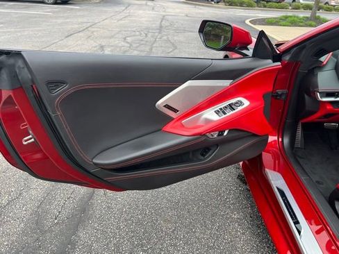 Used 2021 Chevrolet Corvette Stingray Premium Conv w/ Z51 Performance Package RWD image 34