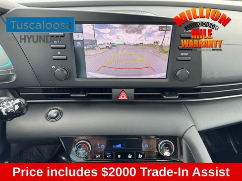 Used 2025 Hyundai Elantra Sport image 14