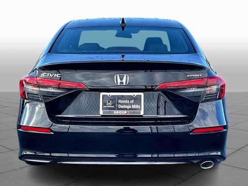 Used 2023 Honda Civic Sport image 4