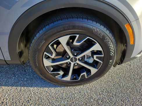 Used 2023 Kia Sportage EX FWD image 6