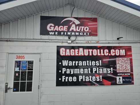 Used 2013 Dodge Challenger SXT w/ Sound Group image 15