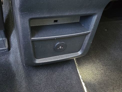 Used 2024 Ford Edge SEL image 16