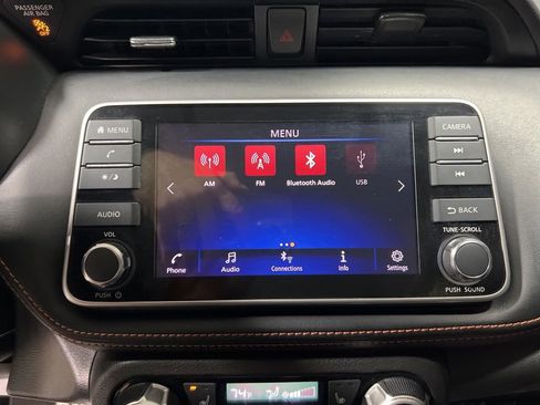 Used 2019 Nissan Kicks SR w/ SR Premium Package FWD image 30