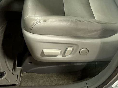 Used 2015 Toyota Sienna XLE w/ XLE Navigation Package FWD image 25