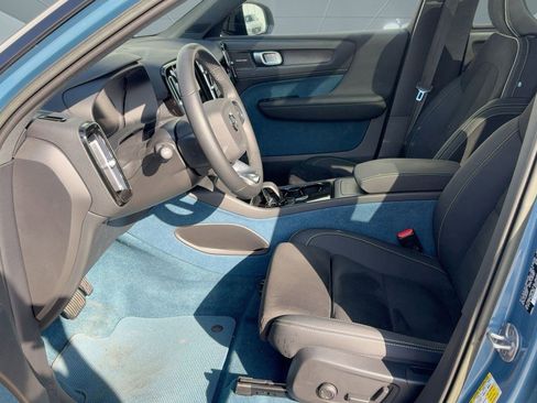 Certified 2023 Volvo XC40 Recharge Ultimate image 5