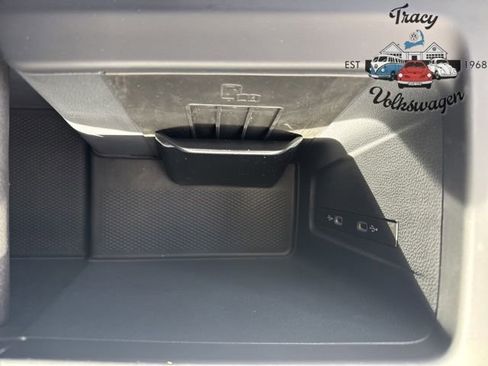 New 2025 Volkswagen Tiguan SE R-Line image 13