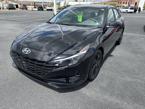 Used 2023 Hyundai Elantra SEL FWD image 4