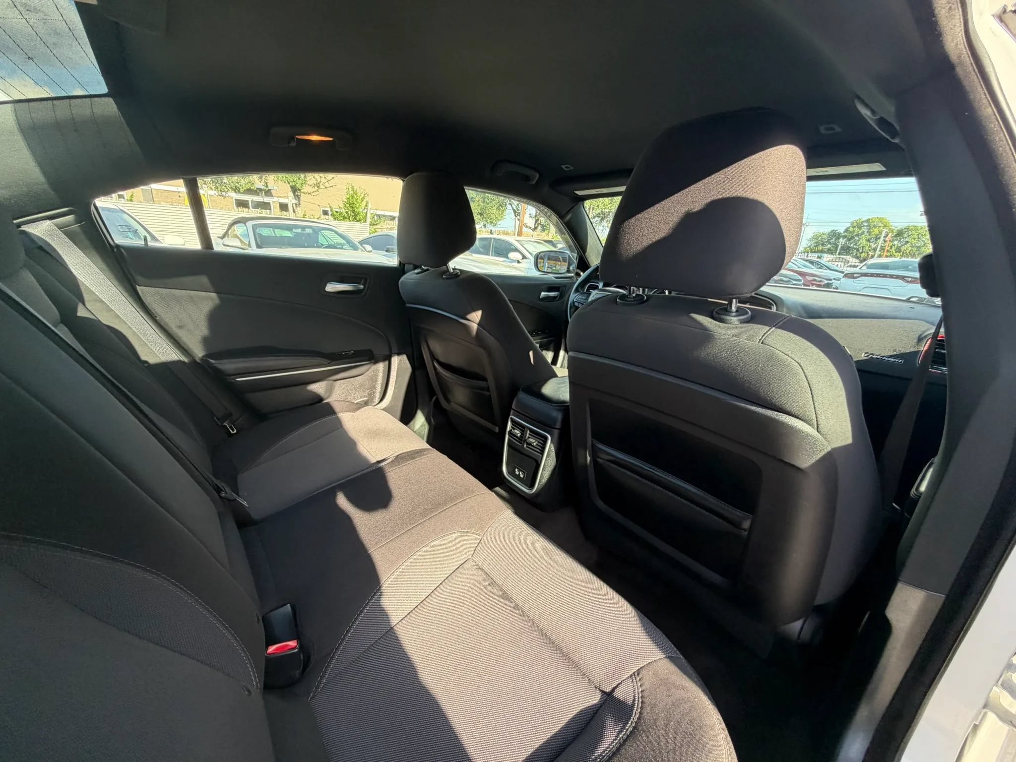 Used 2018 Dodge Charger SXT RWD image 12
