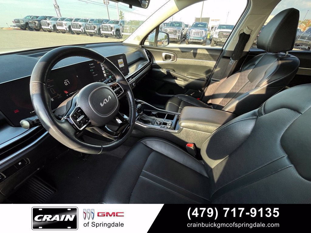 Used 2025 Kia Sorento S AWD/4WD image 9