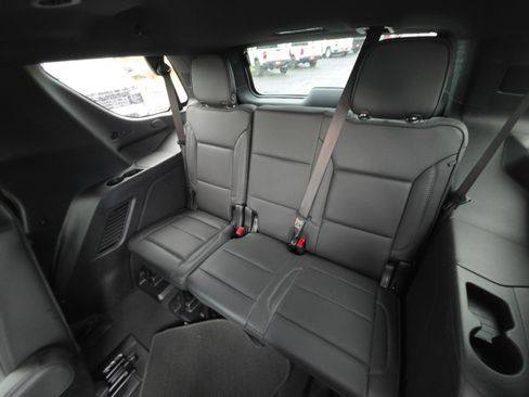 Used 2025 GMC Yukon Denali AWD/4WD image 25