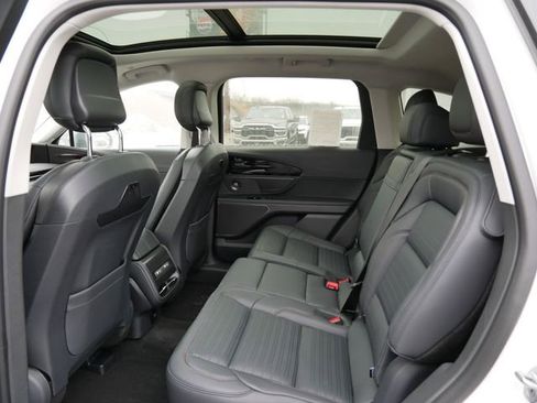 New 2026 Lincoln Nautilus Reserve AWD/4WD image 12