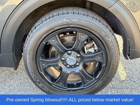 Used 2022 Kia Niro EX w/ Cold Weather Package FWD image 14
