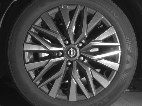 Used 2025 Nissan Altima 2.5 SV FWD image 12